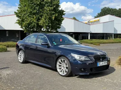 Gebraucht BMW 523 Sport Line 190 PS (139 kW) 2007 Blau Limousine