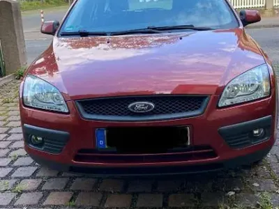 Gebraucht Ford Focus Ambiente 101 PS (74 kW) 2007 Rot Limousine