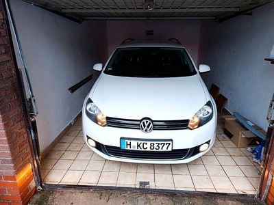 Weiß Gebraucht 2011 VW Golf VI Comfortline Kleinwagen | 4.999 € (Teuer)