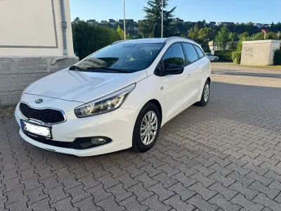 Gebraucht Kia Ceed 128 PS (94 kW) 2012 Weiß Kleinwagen