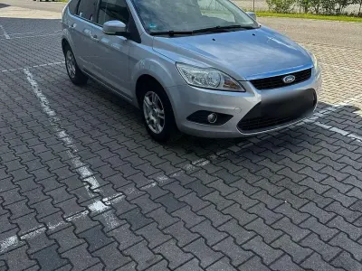 Gebraucht Ford Focus Ambiente 101 PS (74 kW) 2008 Grau Limousine