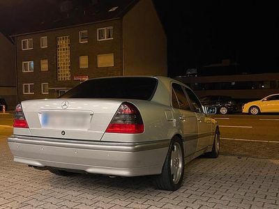 Mercedes C200