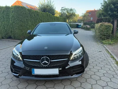 Gebraucht Mercedes C220 AMG line 194 PS (142 kW) 2019 Schwarz Limousine