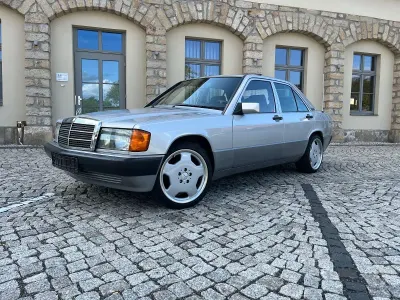 Gebraucht Mercedes 190 75 PS (55 kW) 1991 Silber Limousine