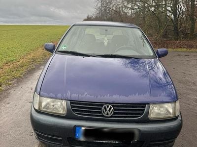 Gebraucht VW Polo 50 PS (36 kW) 1999 Blau Kleinwagen