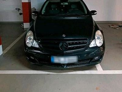 Mercedes R320