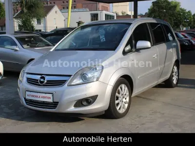Gebraucht Opel Zafira Selection 140 PS (102 kW) 2011 Silber Van / Kleinbus