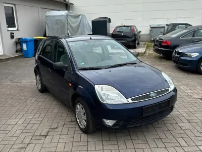 Gebraucht Ford Fiesta 80 PS (58 kW) 2002 Blau Kleinwagen