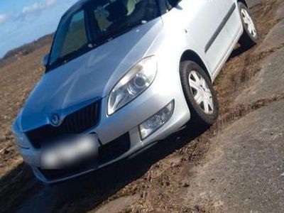 Gebraucht Skoda Fabia 75 PS (55 kW) 2010 Silber Kleinwagen