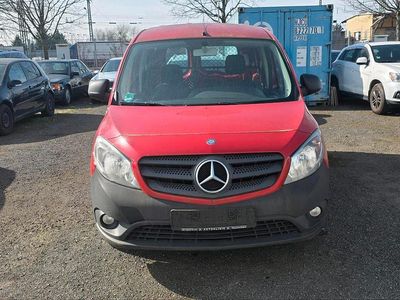 Gebraucht Mercedes Citan 111 110 PS (80 kW) 2016 Rot Kombi