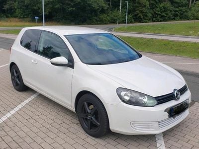 Gebraucht VW Golf VI 80 PS (58 kW) 2010 Weiß Kleinwagen
