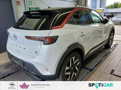 Second-hand Opel Mokka-e GS Line 100 kW (136 CP) 2022 Alb SUV