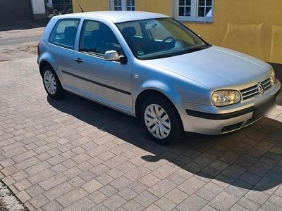 Usata VW Golf IV 75 CV (55 kW) 2001 Argento Berlina