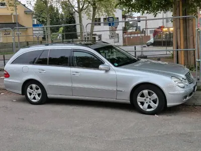 Gebraucht Mercedes E220 150 PS (110 kW) 2006 Grau Kombi
