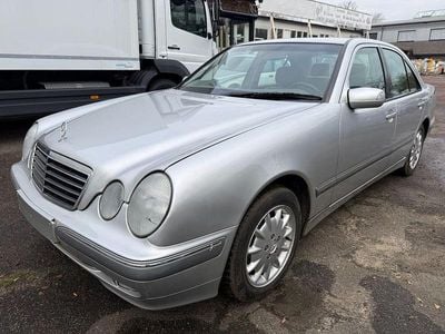 Mercedes E220