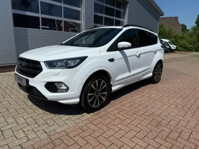 Gebraucht Ford Kuga ST-Line 150 PS (110 kW) 2019 Frostweiß SUV