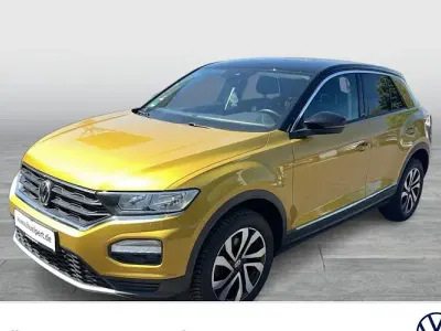 Gebraucht VW T-Roc Active 150 PS (110 kW) 2021 Kurkumagelb metallic/schwarz SUV