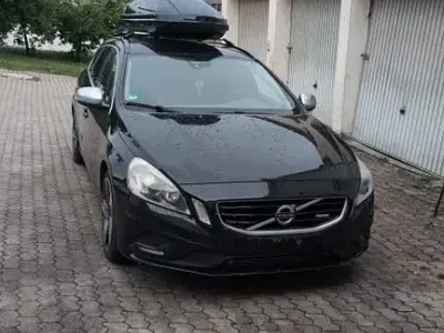 Gebraucht Volvo V60 R-Design 215 PS (158 kW) 2011 Schwarz Kombi
