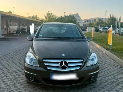 Gebraucht Mercedes B170 116 PS (85 kW) 2009 Braun Van / Kleinbus
