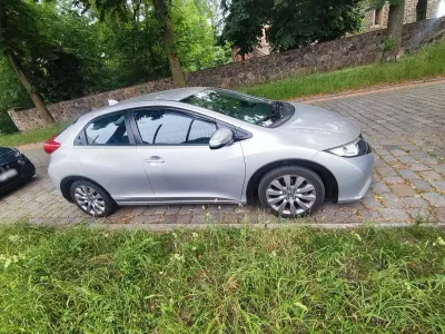 Gebraucht Honda Civic 100 PS (73 kW) 2013 Grau Limousine