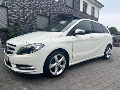 Gebraucht Mercedes B200 AMG Edition 1 136 PS (100 kW) 2012 Weiß Kleinwagen