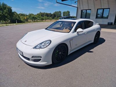 Porsche Panamera 4S