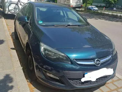 Gebraucht Opel Astra Style 116 PS (85 kW) 2015 Grün Limousine