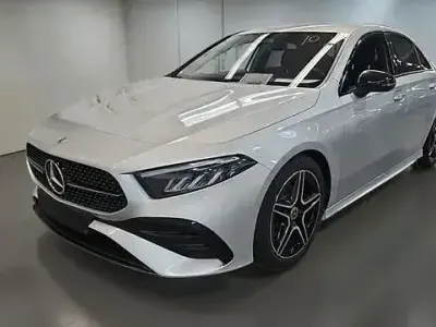 Gebraucht Mercedes A200 AMG line 150 PS (110 kW) 2023 Silber Limousine