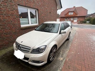 Weiß Gebraucht 2013 Mercedes C300 Avantgarde Limousine | 7.500 € (Guter Preis)