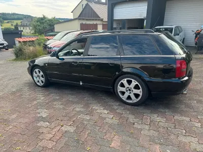 Gebraucht Audi A4 Basis 180 PS (132 kW) 1998 Schwarz Kombi