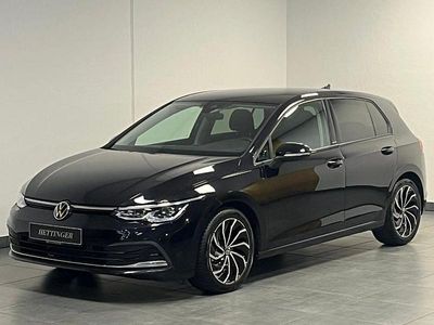 Gebraucht VW Golf VIII Active 150 PS (110 kW) 2022 Schwarz Limousine