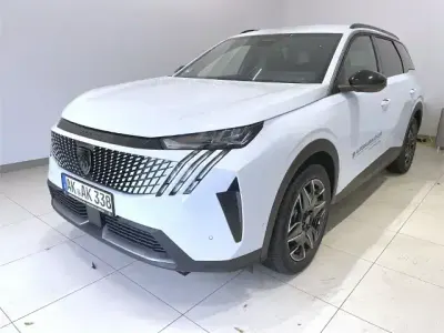 Gebraucht Peugeot 5008 Allure 136 PS (100 kW) 2024 Gruen reflex metfa SUV