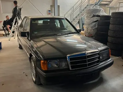 Gebraucht Mercedes 190 136 PS (100 kW) 1989 Limousine