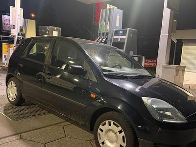 Usata Ford Fiesta 64 CV (47 kW) 2002 Blu Utilitaria