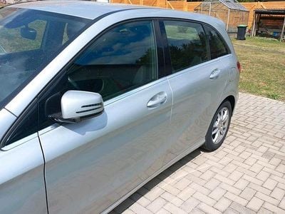 Mercedes B200