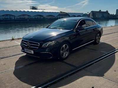 Schwarz Gebraucht 2019 Mercedes E200 Limousine | 18.300 € (Fairer Preis)
