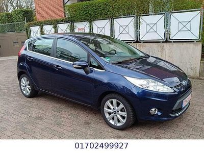 Gebraucht Ford Fiesta Titanium 75 PS (55 kW) 2010 Blau Kleinwagen