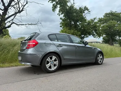 Gebraucht BMW 116 115 PS (84 kW) 2011 Silber Kleinwagen