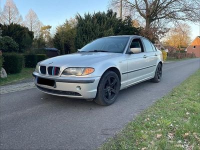 Gebraucht BMW 318 143 PS (105 kW) 2002 Silber Limousine
