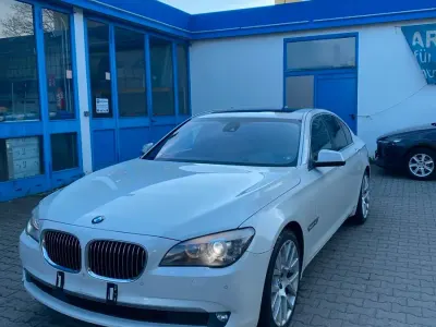 Gebraucht BMW 750 408 PS (300 kW) 2011 Weiß Limousine
