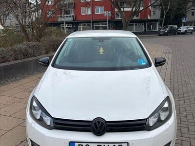 Gebraucht VW Golf VII Match 105 PS (77 kW) 2012 Weiß Limousine