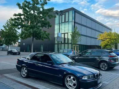 Gebraucht BMW 320 Cabriolet M Sport 150 PS (110 kW) 1996 Blau Cabrio