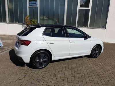 Neu Skoda Fabia Selection 116 PS (85 kW) 2025 Moonweiss metallic Limousine