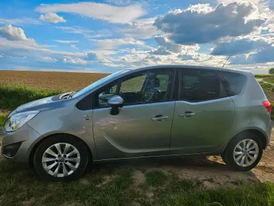 Gebraucht Opel Meriva 140 PS (102 kW) 2012 Silber Van / Kleinbus