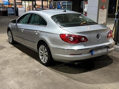 Gebraucht VW Passat 125 PS (91 kW) 2010 Silber Limousine