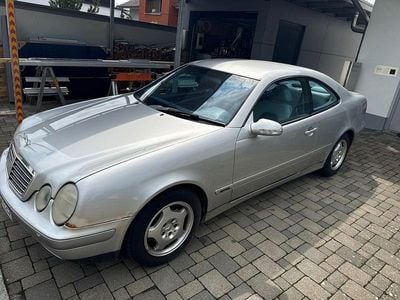 Mercedes 200