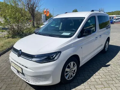 Używany VW Caddy Life 122 KM (89 kW) 2022 Biały Minivan