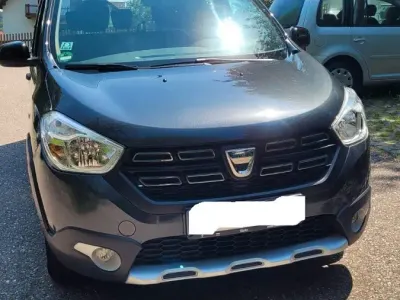Gebraucht Dacia Dokker Stepway 102 PS (75 kW) 2018 Schwarz Van / Kleinbus