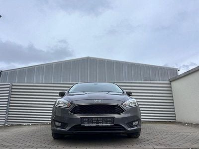 Gebraucht Ford Focus Business Edition 125 PS (91 kW) 2015 Braun Limousine
