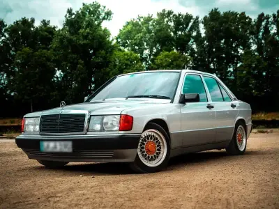 Gebraucht Mercedes 190 109 PS (80 kW) 1992 Silber Limousine
